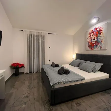 Stefan Villa *